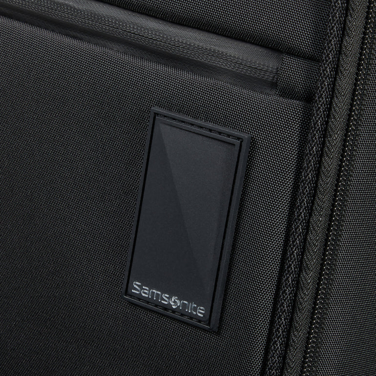 Samsonite Vaycay Spinner Medium Expandable Softside Luggage