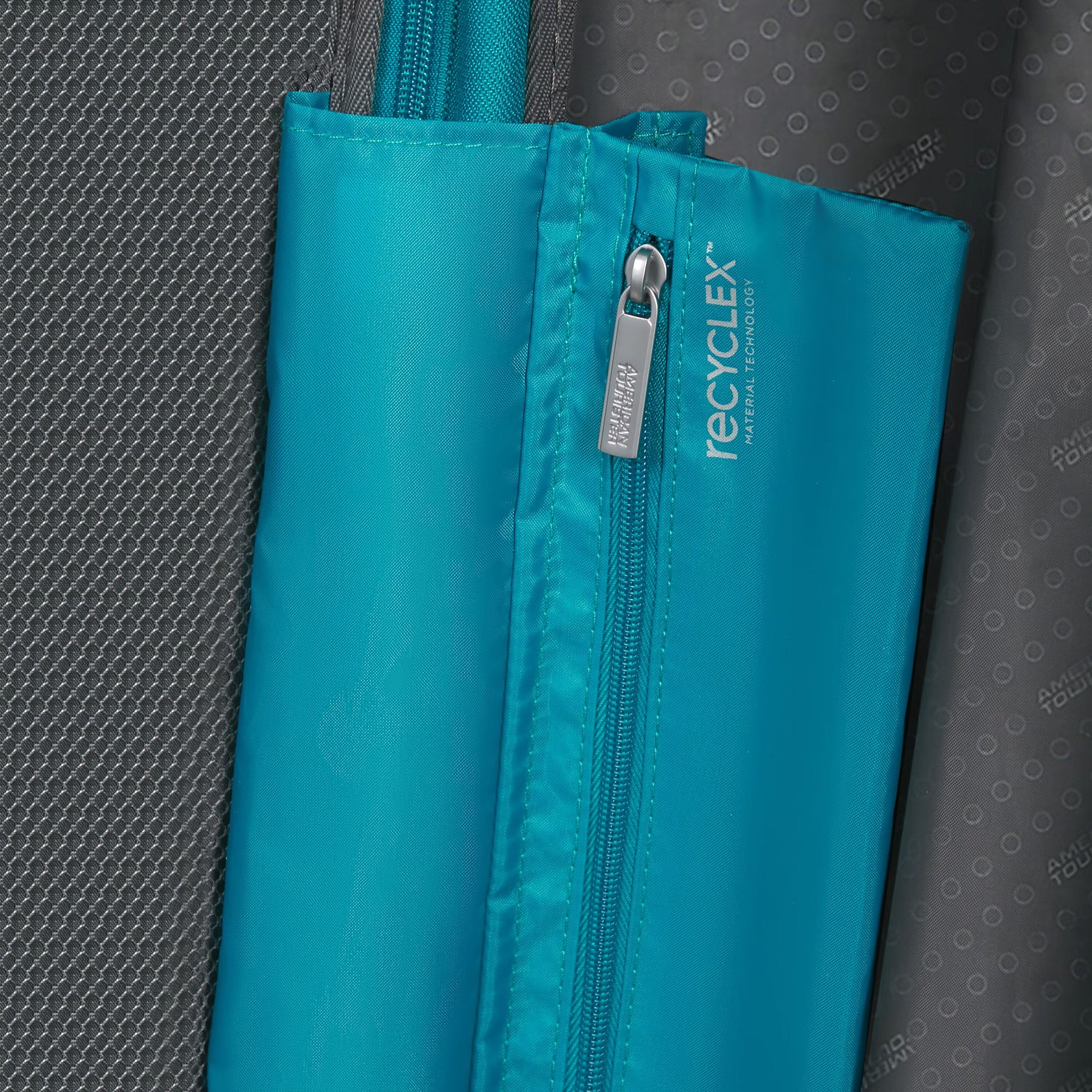 Valise rigide à roulettes American Tourister Starvibe pour cabine