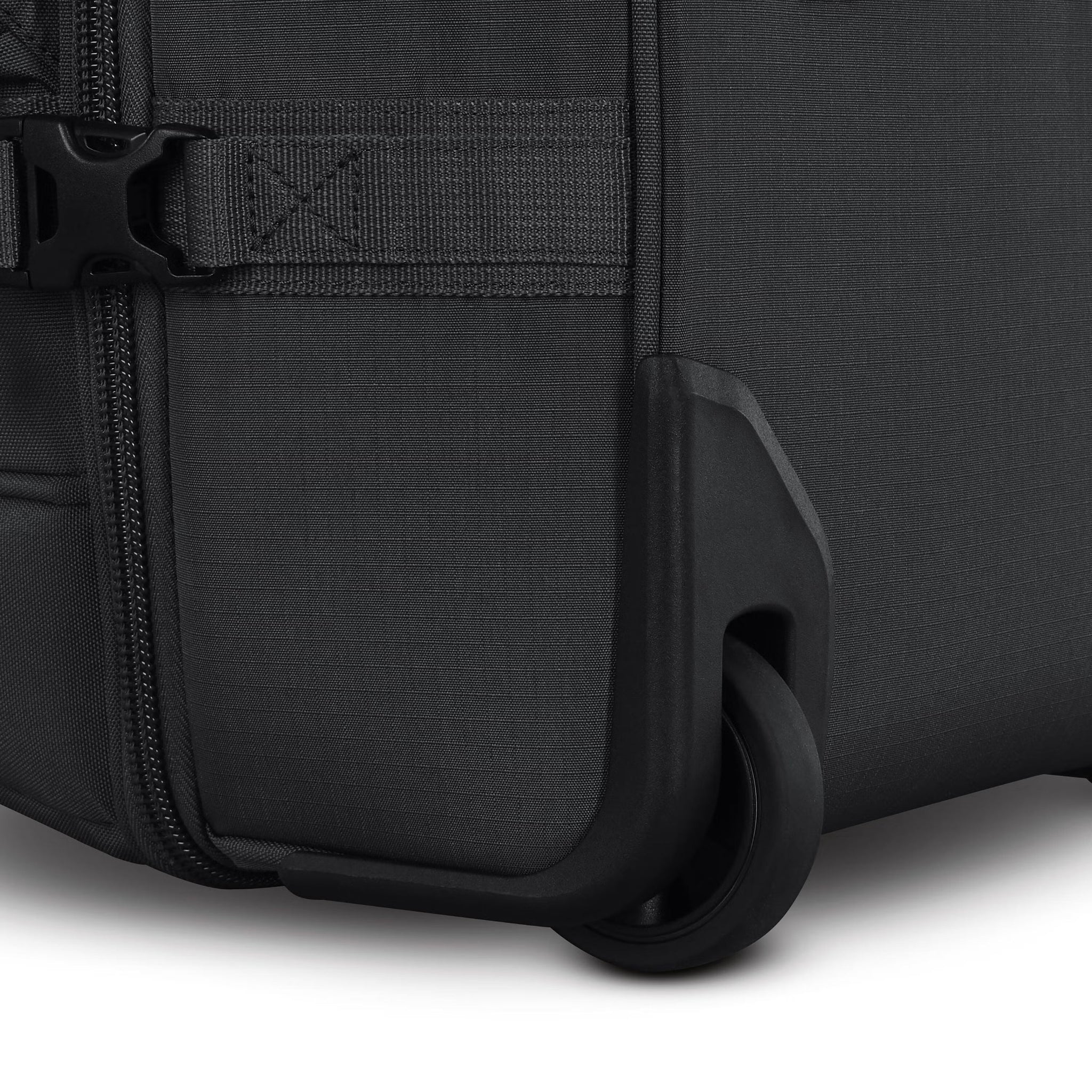 High Sierra Pathsetter Wheeled Duffle 28"