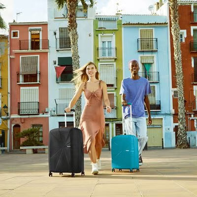 Valise rigide extensible moyenne American Tourister Starvibe Spinner