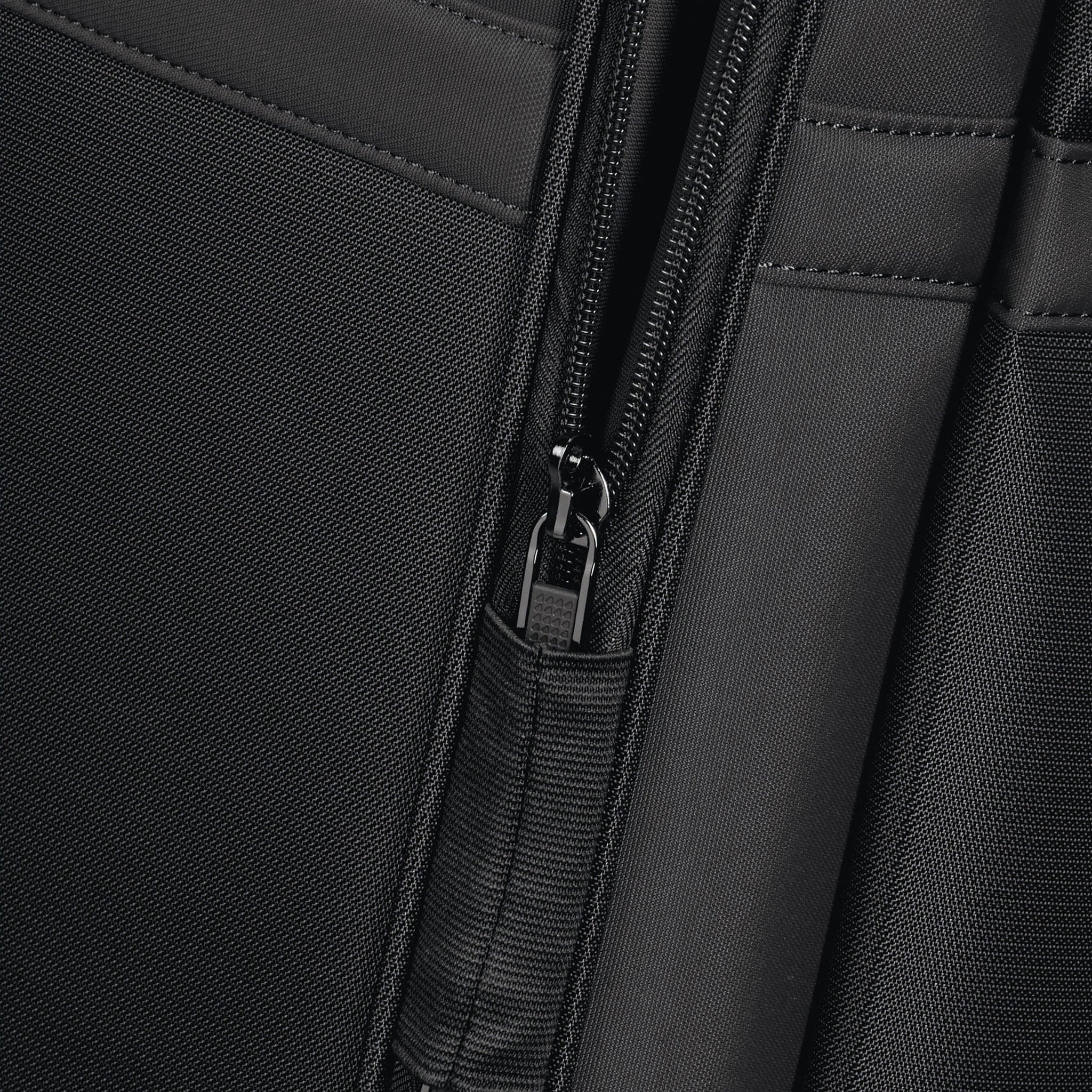 Samsonite Airea Spinner Large Expandable Softside Luggage