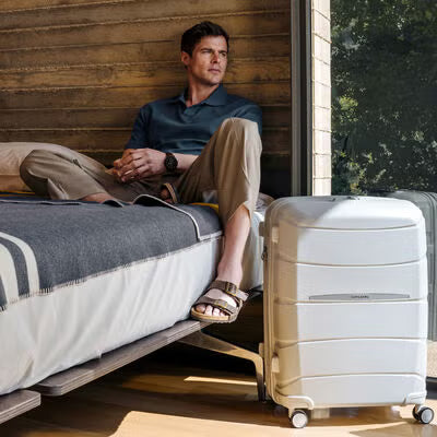 Samsonite Outline Pro Spinner Medium Expandable Hardside Luggage